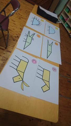 クリエ幼稚園で絵画製作の技術指導4