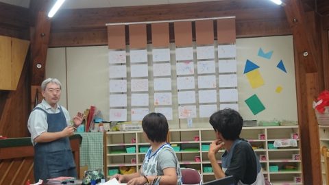 クリエ幼稚園で絵画製作の技術指導2